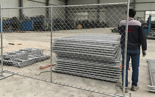 Chain Link Fence FAQ: Material, Specification, Features & Applications